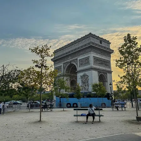 Celine 27 Le Reflet Du Rocher, A Deux Pas De L'arc * Paris